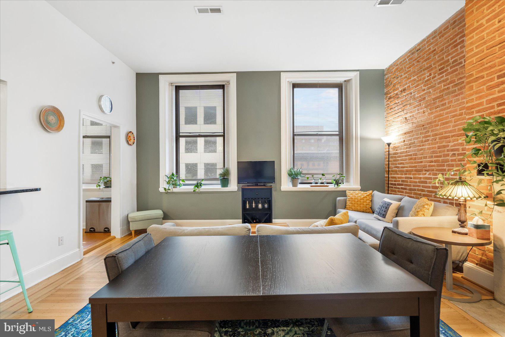 1014 North Charles Street, Unit R5 Baltimore, MD 21201 - Photo 3 of 37