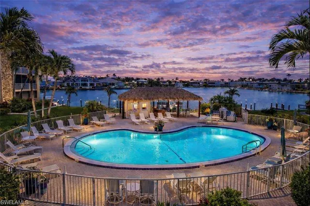 $750,000 | 3000 Gulf Shore Boulevard North, Unit 212, Naples, FL 34103