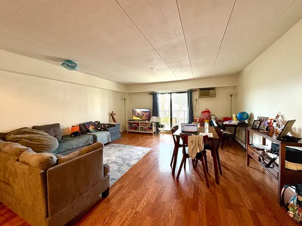 $4,100 | 125 Pleasant Street, Unit 308, Brookline, MA 02446