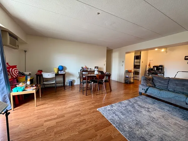 $4,100 | 125 Pleasant Street, Unit 308, Brookline, MA 02446
