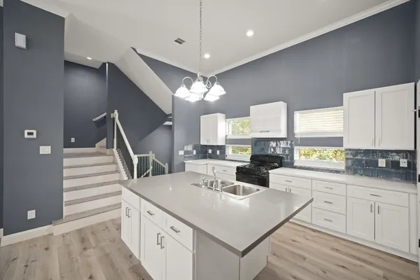 $2,295 | 2110 Oatfield Drive, Houston, TX 77018