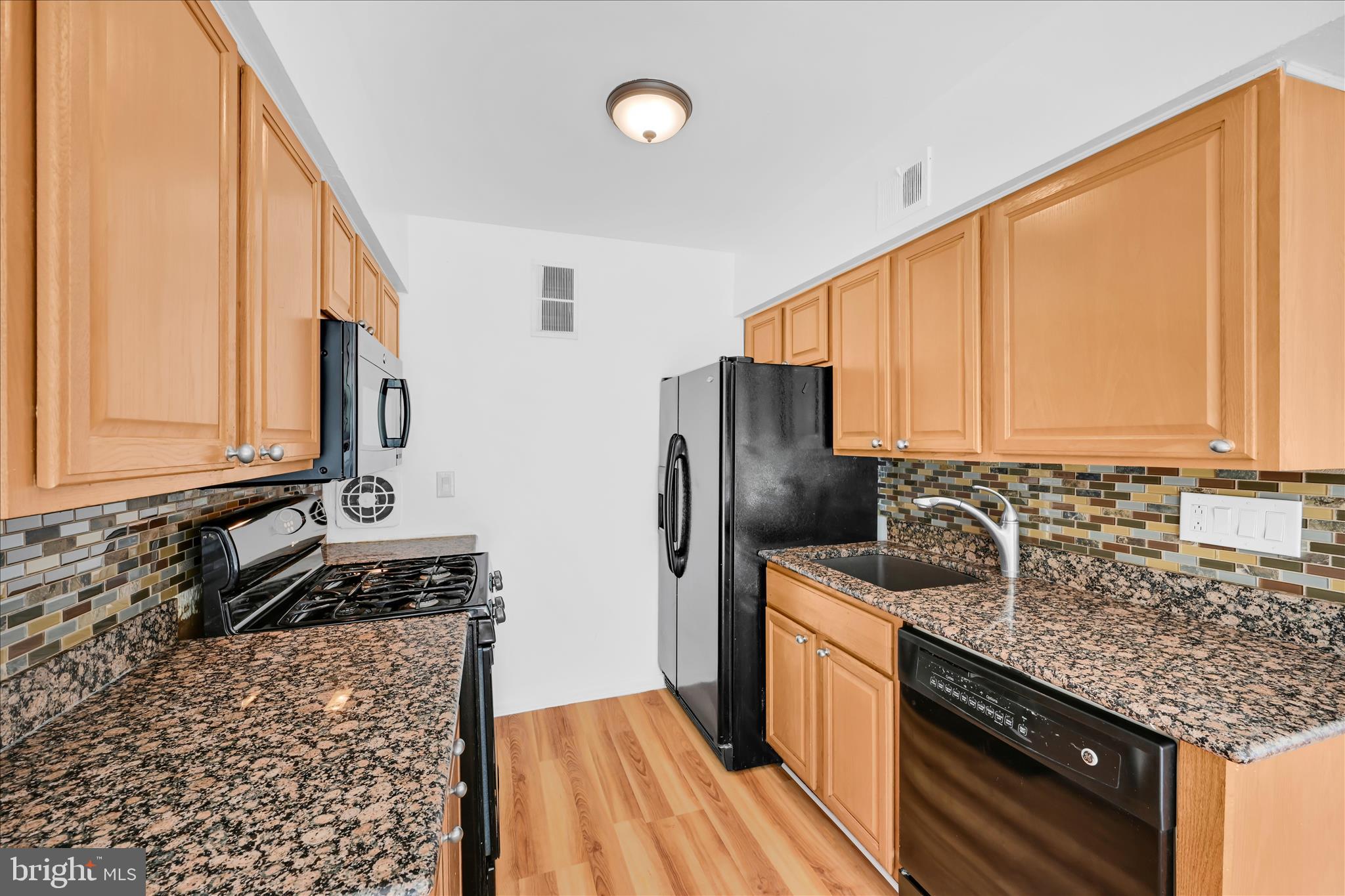 9001 Ridge Avenue, Unit 46 Philadelphia, PA 19128 - Photo 9 of 29 Kitchen