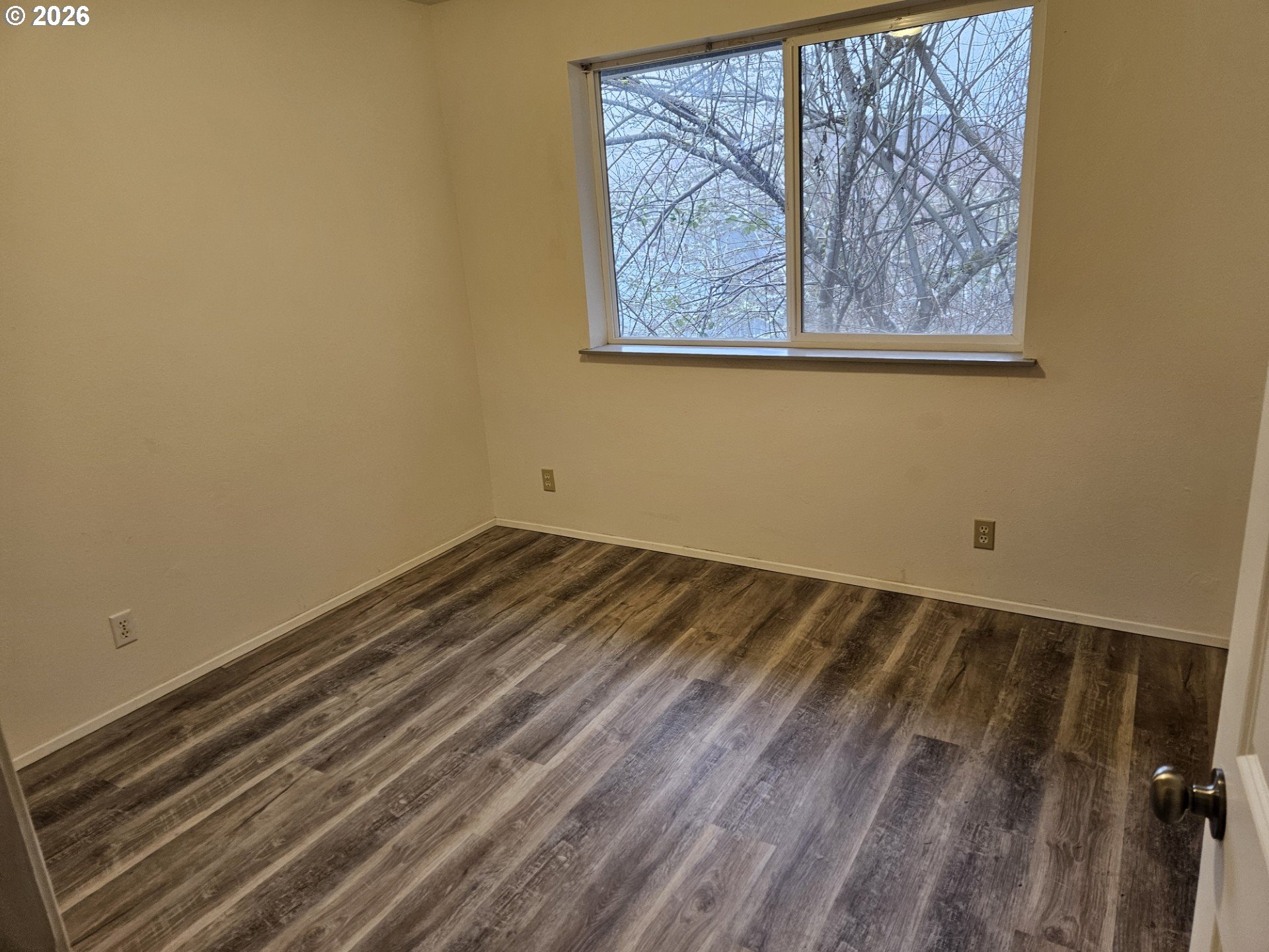 421-425 South 58th Street Springfield, OR 97478 - Photo 4 of 9