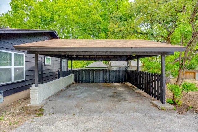 $1,600 | 3306 Dolphin Drive, Unit A, Austin, TX 78704