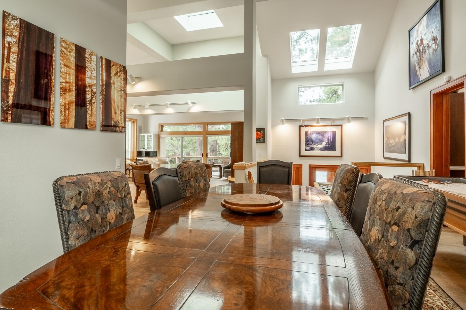 244 Ridge Way Mammoth Lakes, CA 93546 - Photo 24 of 49 View of building lobby