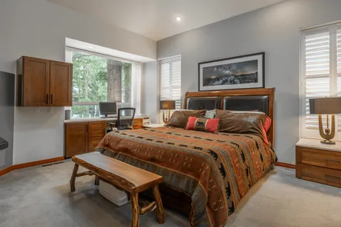 $1,879,000 | 244 Ridge Way, Mammoth Lakes, CA 93546