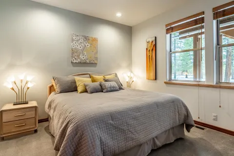 $1,879,000 | 244 Ridge Way, Mammoth Lakes, CA 93546