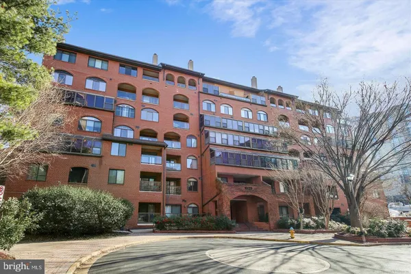 $579,900 | 1029 North Stuart Street, Unit 705, Arlington, VA 22201