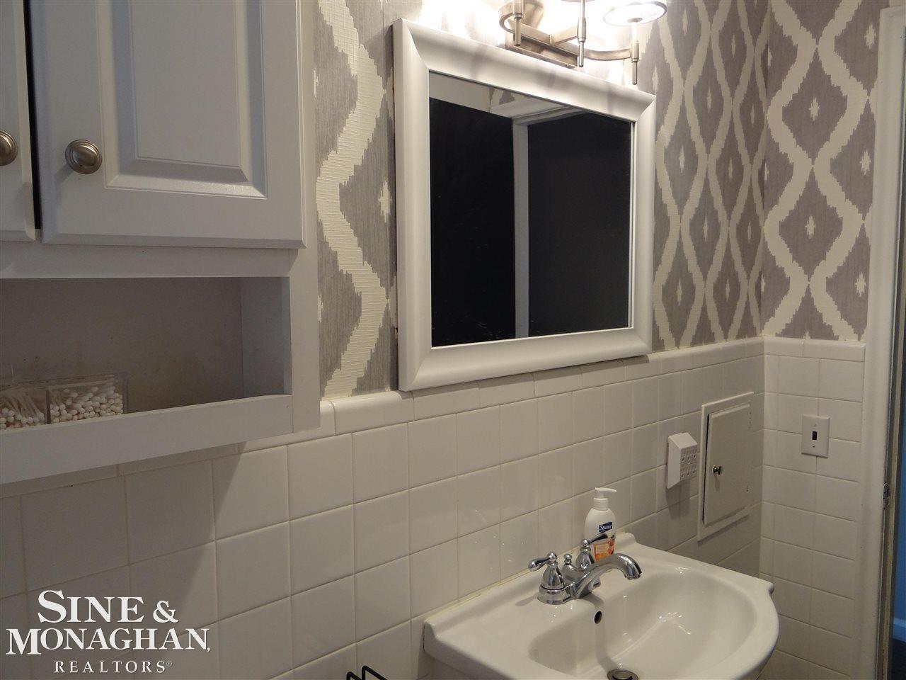 2037 Vernier Road, Unit 2041 VERNIER Grosse Pointe Woods, MI 48236 - Photo 13 of 38