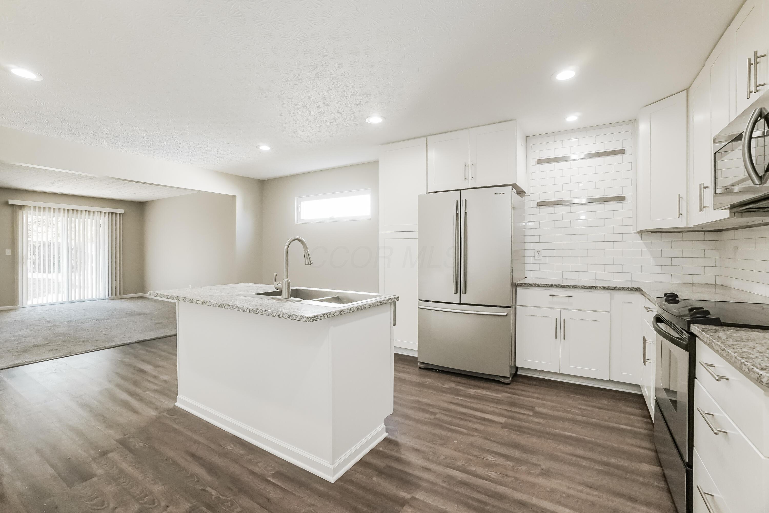 74 Tabilore Loop Delaware, OH 43015 - Photo 5 of 18 007-photo-kitchen-7563704