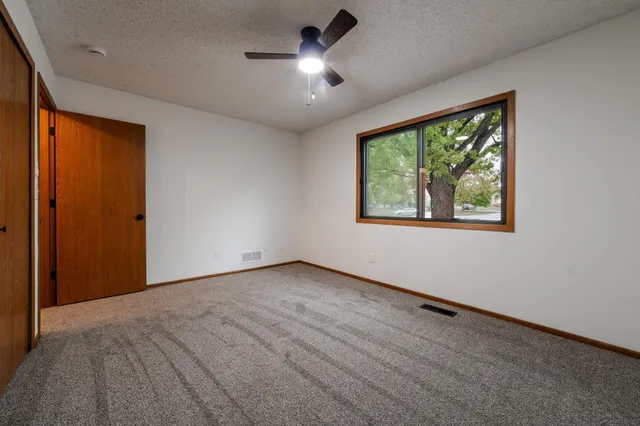 $177,499 | 1281 Greenbriar Court, Unit 5, White Bear Lake, MN 55110