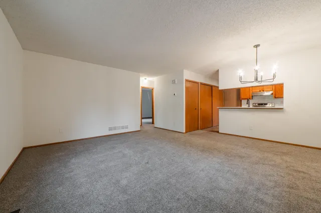 $177,499 | 1281 Greenbriar Court, Unit 5, White Bear Lake, MN 55110