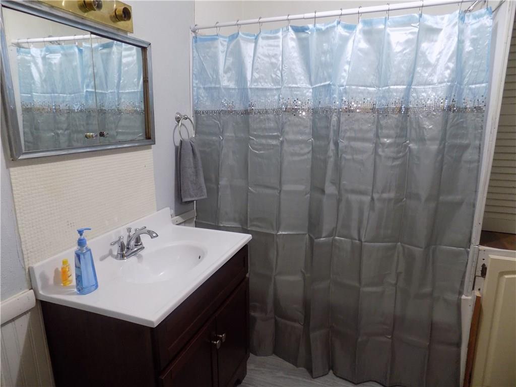 123 Tipple Row Road Luxor, PA 15662 - Photo 9 of 20 Newer tub and toilet