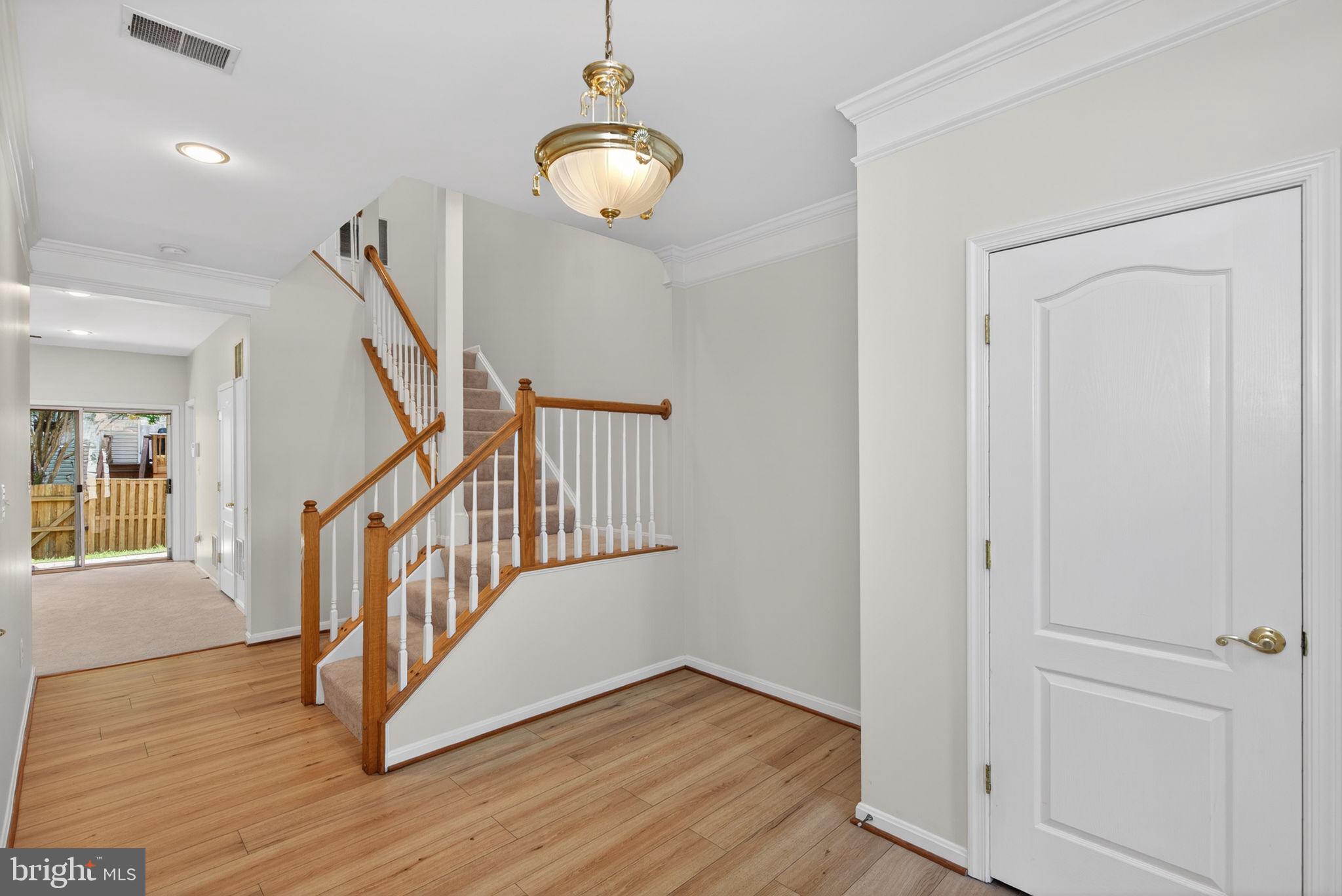 13597 Big Boulder Road Herndon, VA 20171 - Photo 4 of 41