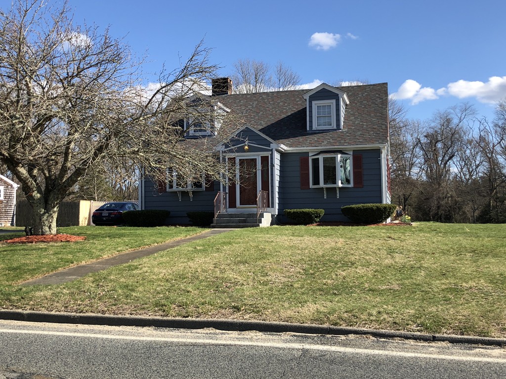 408 Briggs Road Westport, MA 02790 - Photo 4 of 24 Gallery Image 4