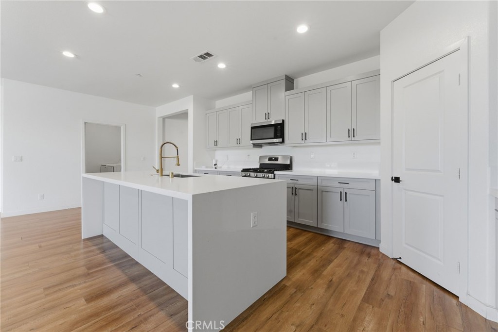 10710 Brookfield Drive Riverside, CA 92505 - Photo 9 of 32