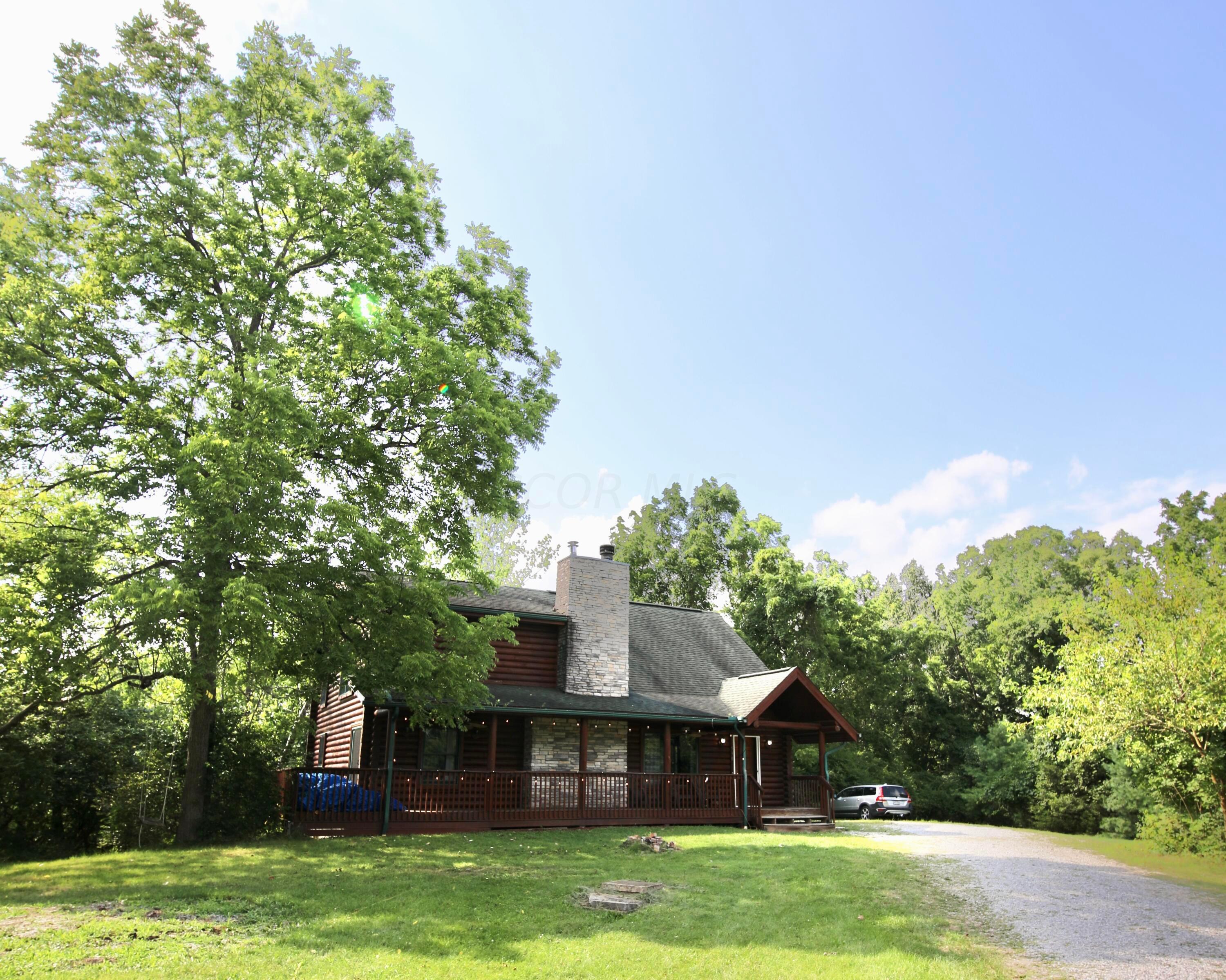 Custom Amish Built Log Home on 2.93 acres