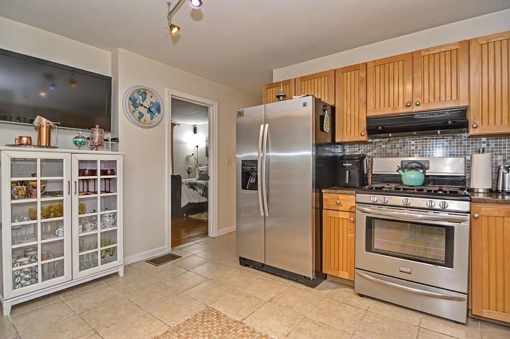 36 South Lakeview Road Norton, MA 02766 - Photo 12 of 37 Gallery Image 12