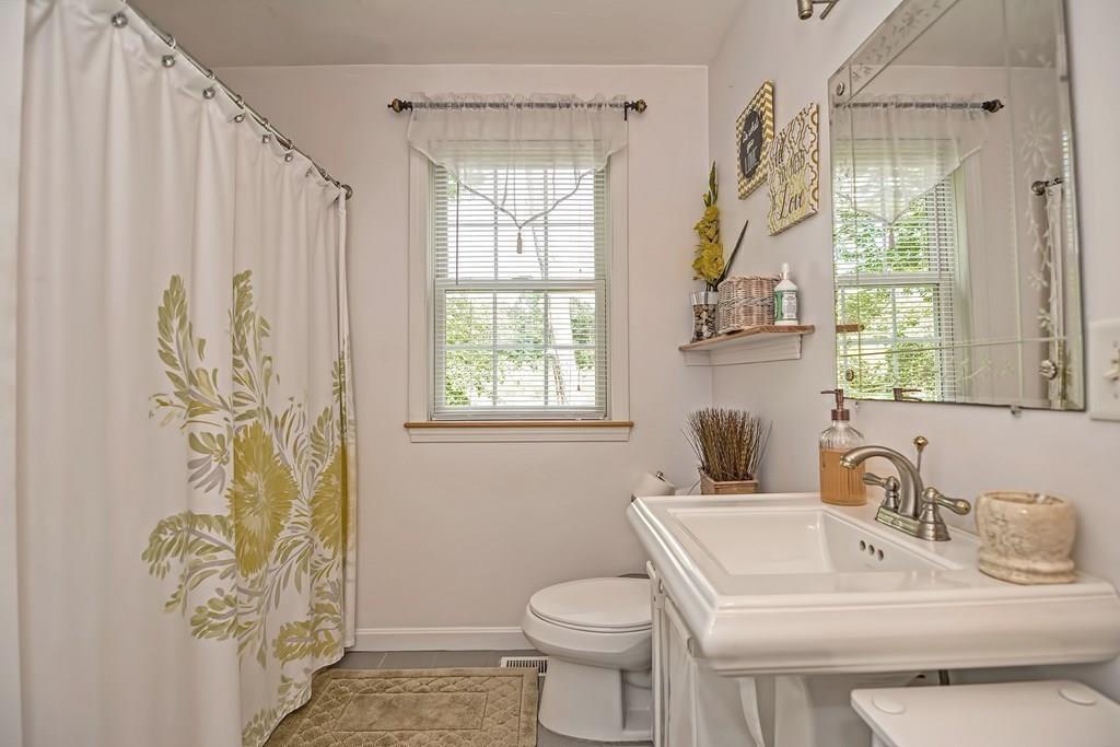 36 South Lakeview Road Norton, MA 02766 - Photo 15 of 37 Gallery Image 15