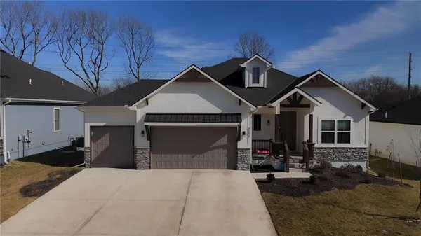 $757,000 | 4204 Southeast Adams Drive, Blue Springs, MO 64014