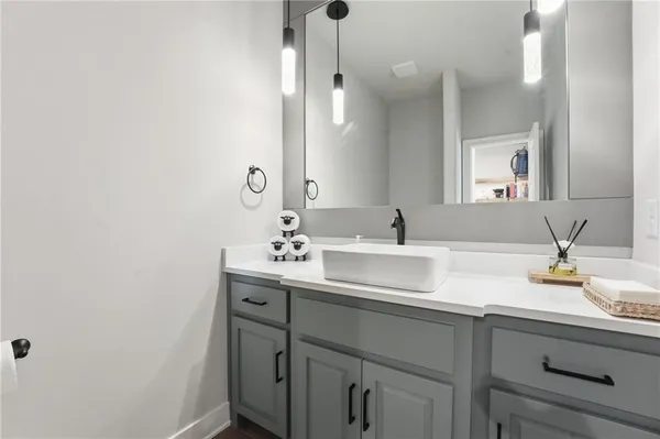 $757,000 | 4204 Southeast Adams Drive, Blue Springs, MO 64014