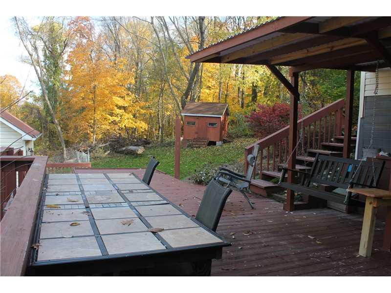 524 Roosevelt Road Pittsburgh, PA 15237 - Photo 22 of 25 Patio/Deck.