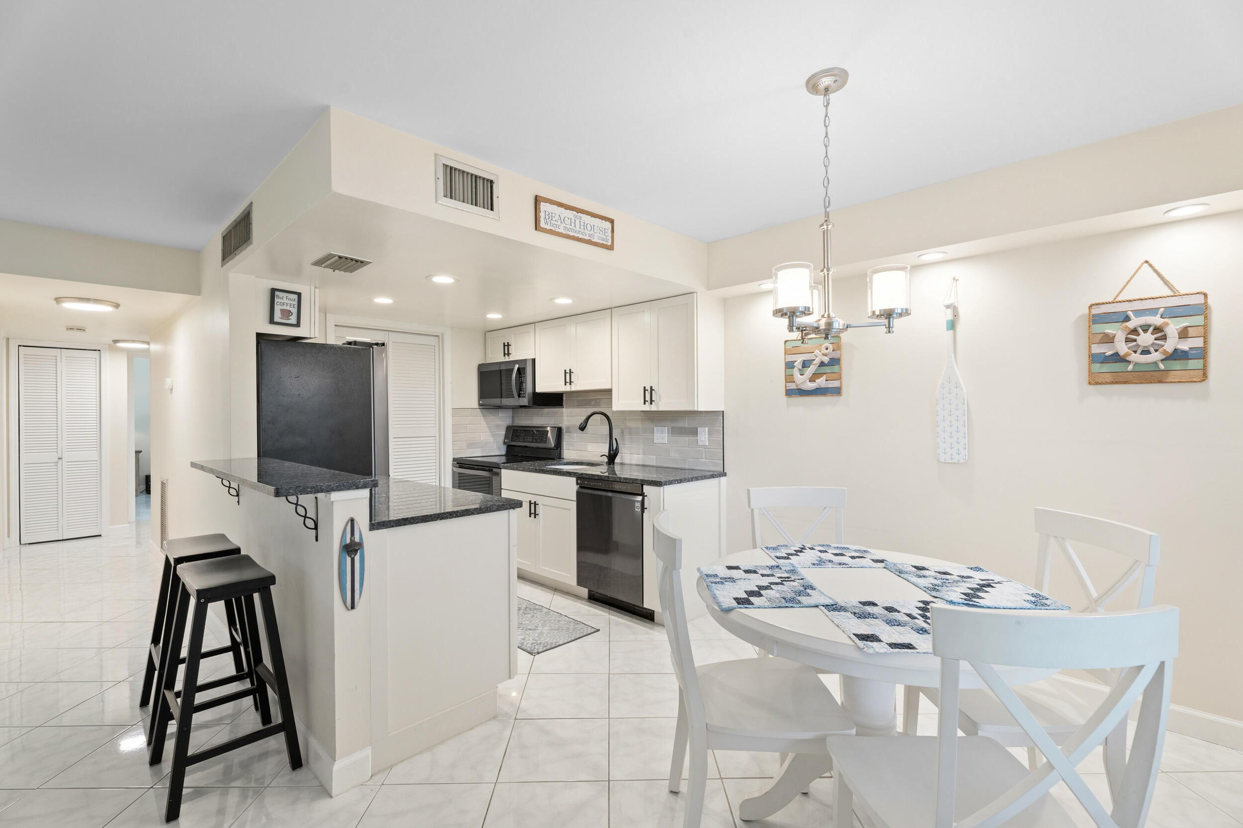 934 Northwest Spruce Ridge Drive, Unit 2 Stuart, FL 34994 - Photo 5 of 34 7_smg08217
