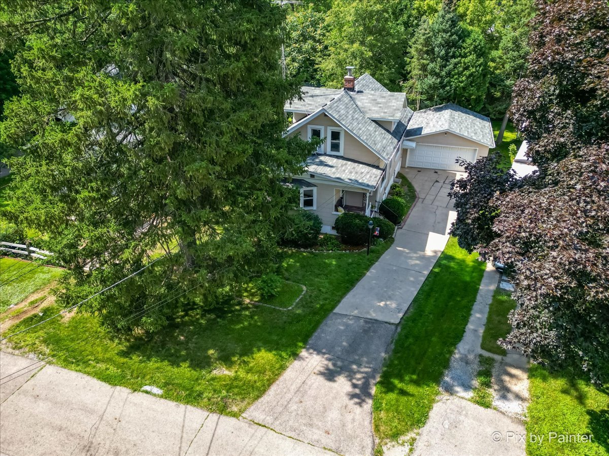 302 Circle Road Fox River Grove, IL 60021 - Photo 29 of 35 a aerial view of a house