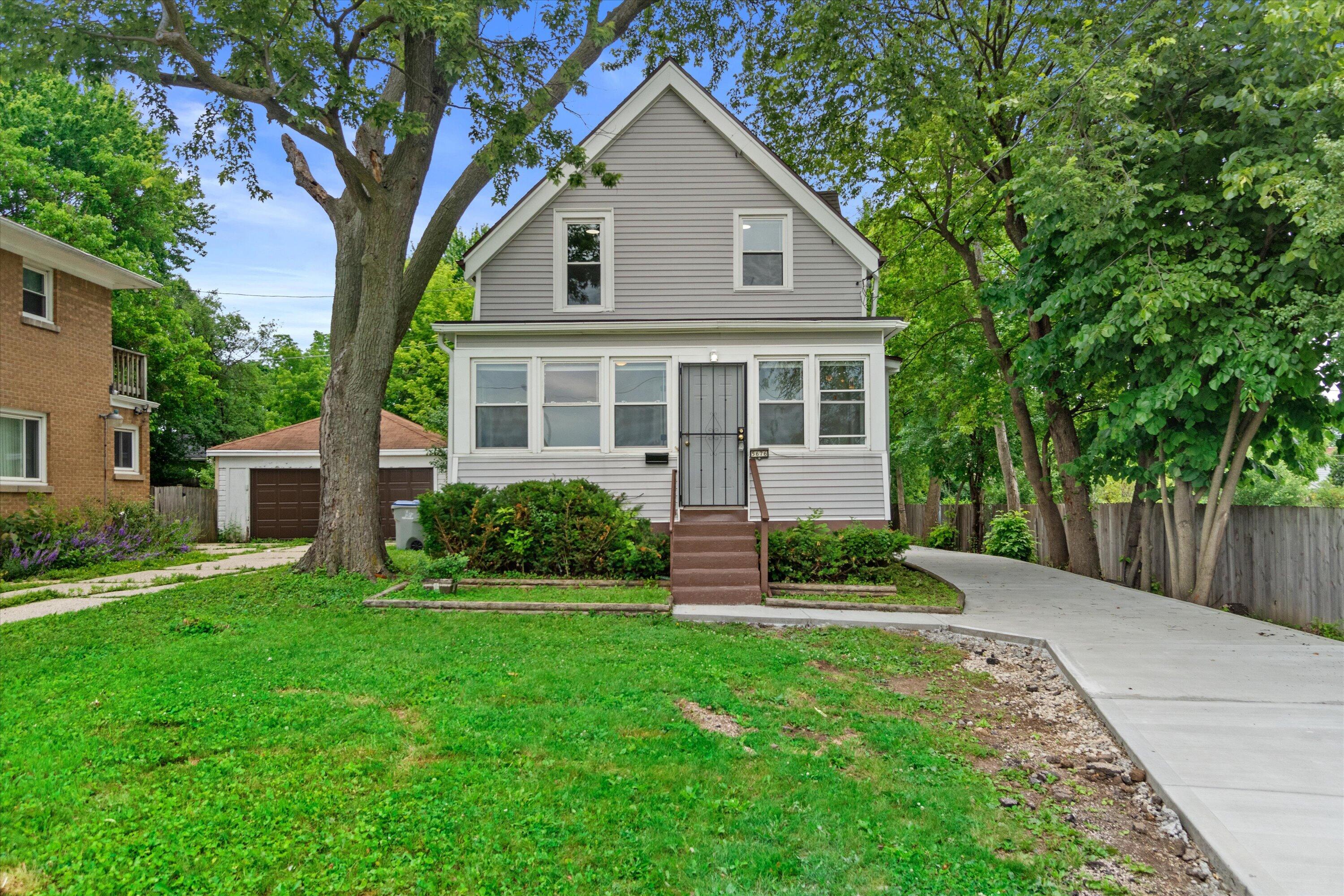 5676 North 43rd Street Milwaukee, WI 53209 - Photo 1 of 26 01-DSC06492