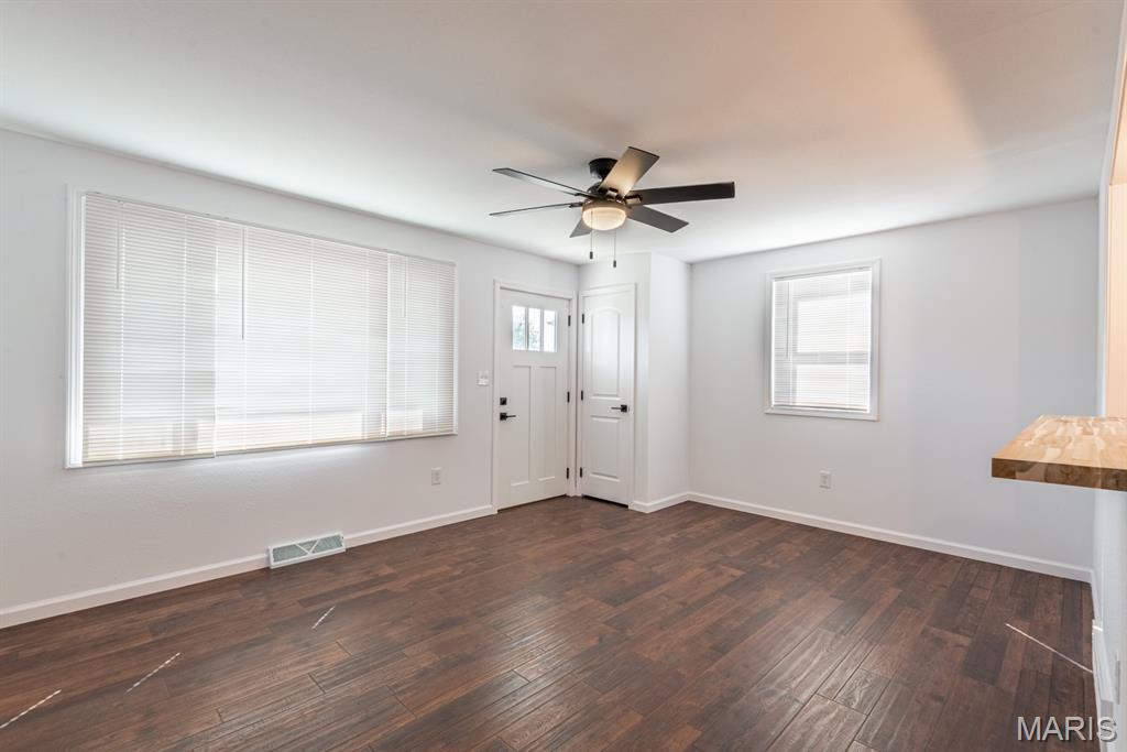 535 Scott Street Ste. Genevieve, MO 63670 - Photo 4 of 53