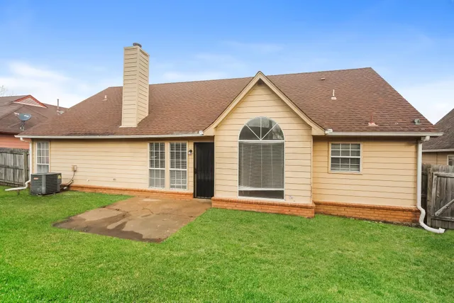 $1,675 | 7117 Gloucester Way Drive, Memphis, TN 38125