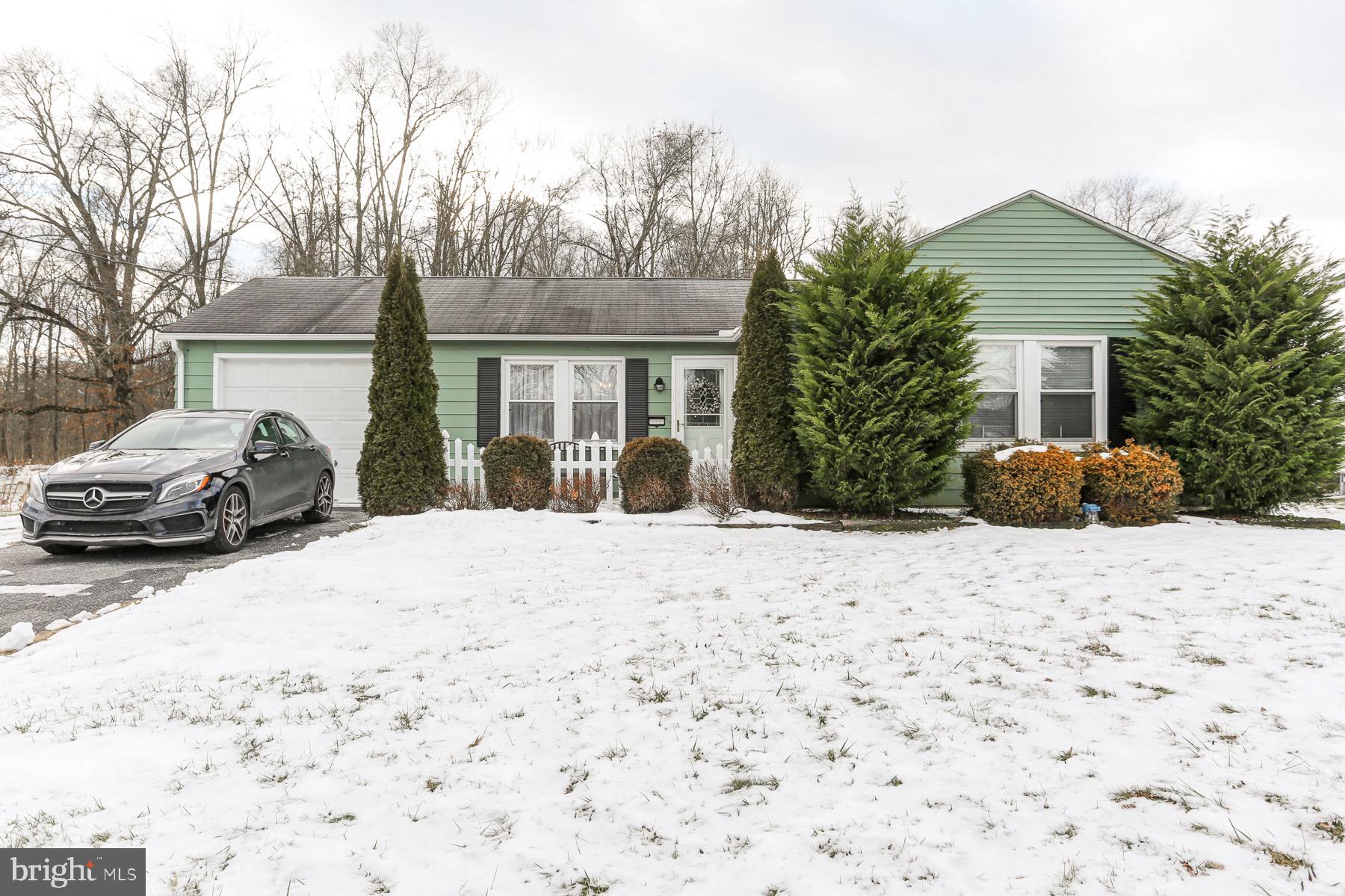 110 Roslyn Road Elizabethtown, PA 17022 - Photo 2 of 26 Gallery Image 2