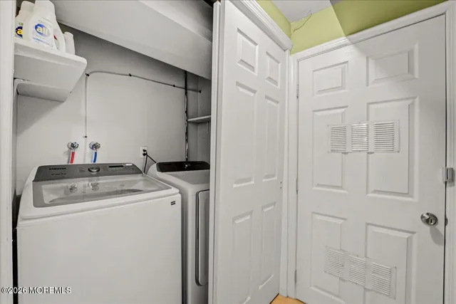 $715,000 | 4 Willow Grove Way, Manalapan, NJ 07726