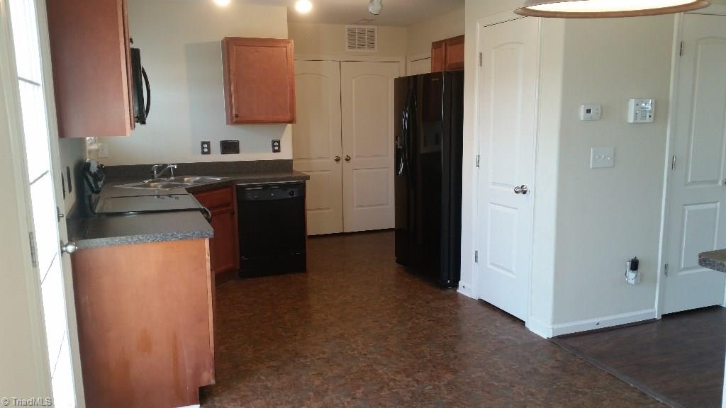 5227 Switchback Drive High Point, NC 27265 - Photo 4 of 15 Gallery Image 4