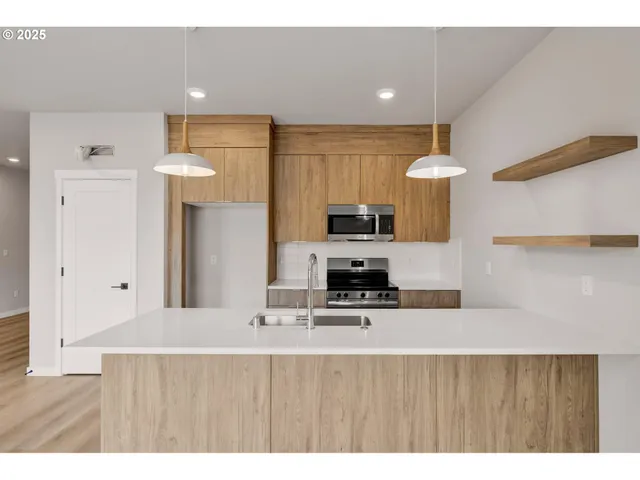 $424,900 | 15606 Northeast 15th Place, Vancouver, WA 98686