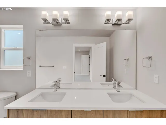 $424,900 | 15606 Northeast 15th Place, Vancouver, WA 98686