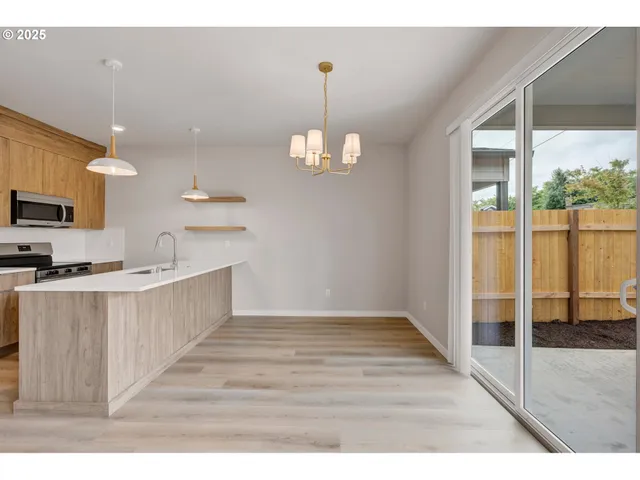 $424,900 | 15606 Northeast 15th Place, Vancouver, WA 98686