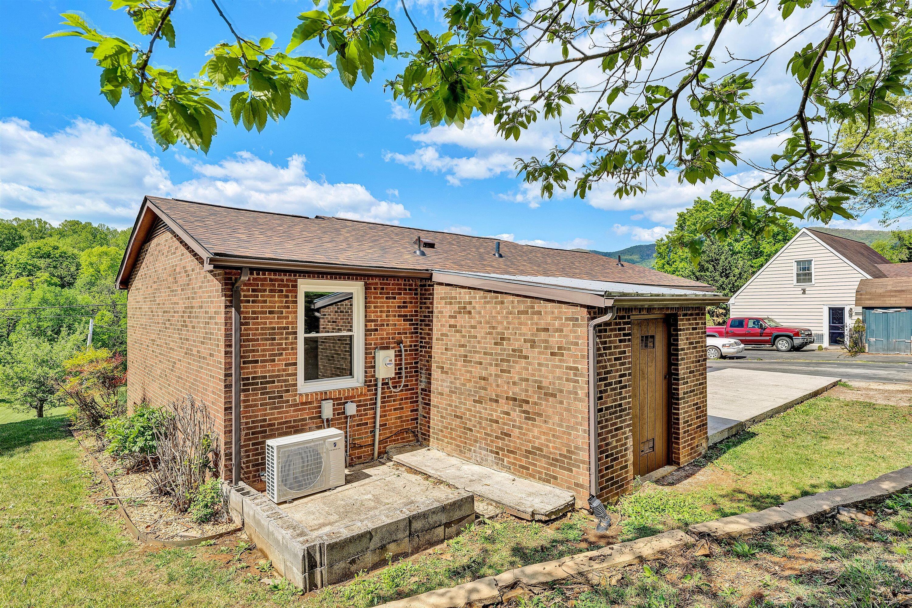1650 Haymakertown Road Fincastle, VA 24090 - Photo 23 of 29 24-SGP-06295