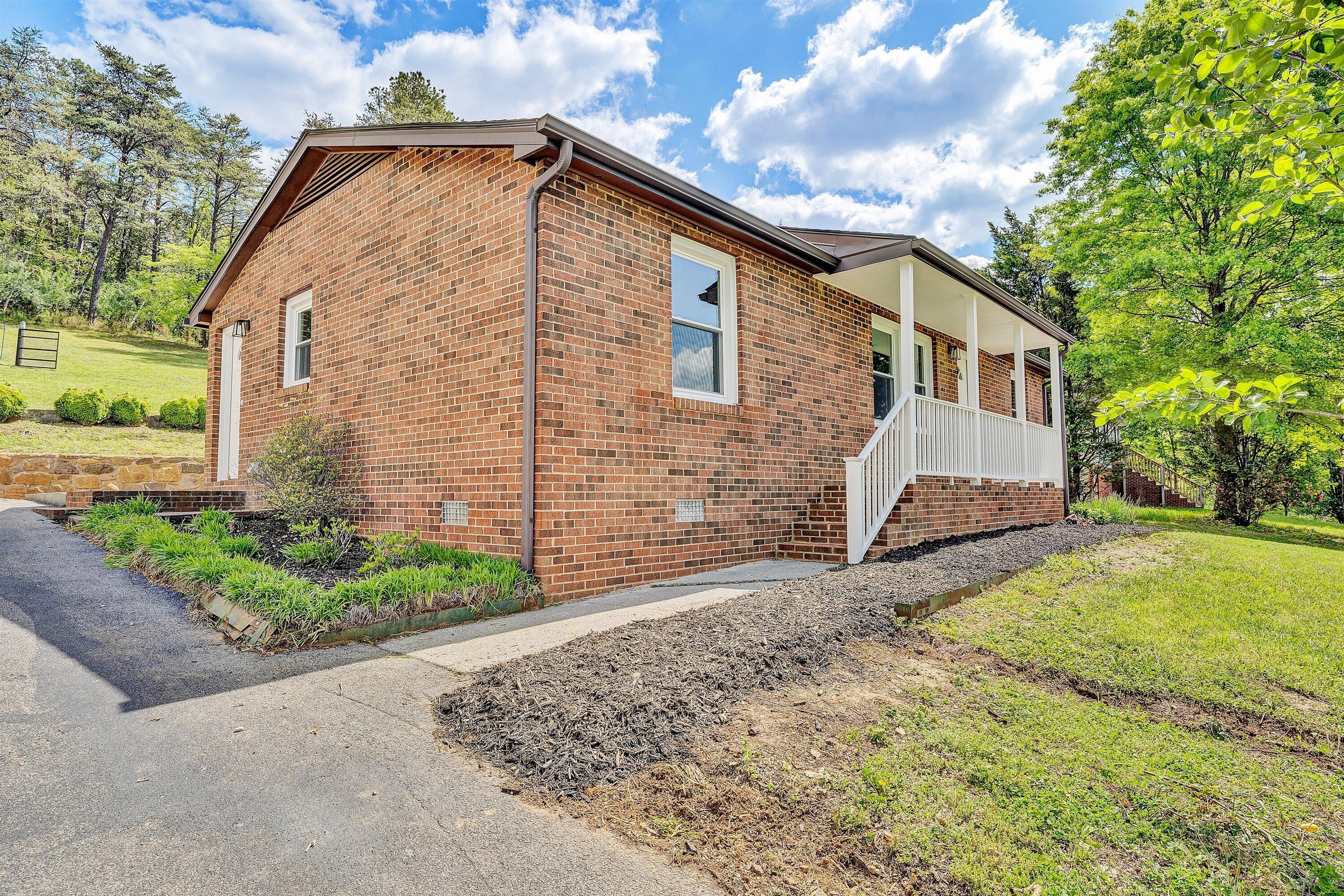 1650 Haymakertown Road Fincastle, VA 24090 - Photo 5 of 29 05-SGP-06307