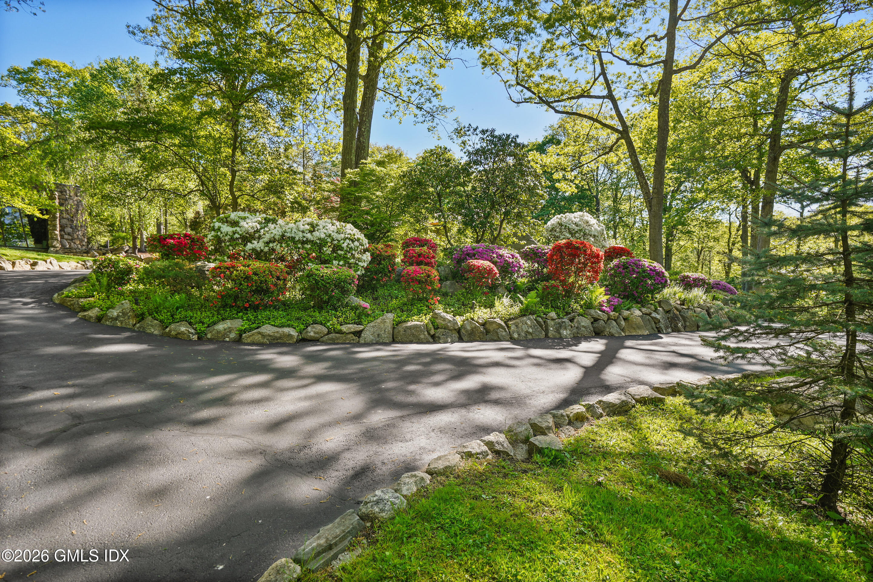 35 Wilshire Road Greenwich, CT 06831 - Photo 30 of 32 Entry Gardens