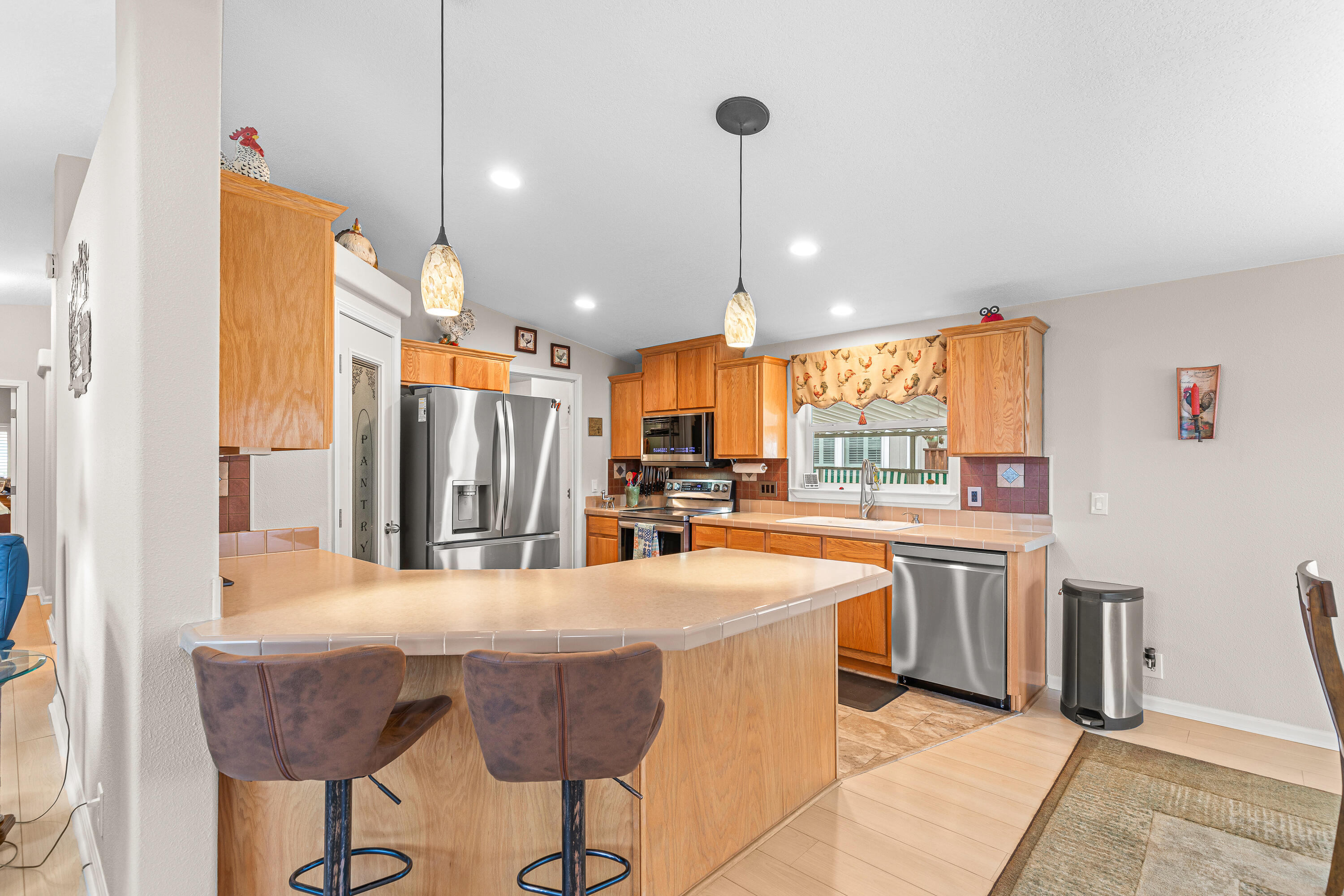 8401 Old Stage Road, Unit 34 Central Point, OR 97502 - Photo 8 of 30 Kitchen