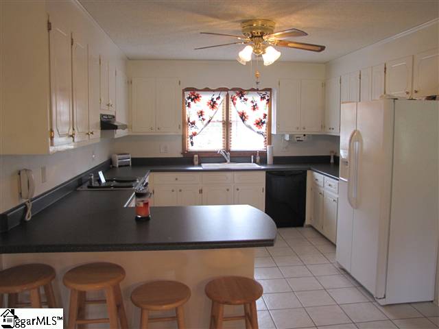 120 Burnett Road Inman, SC 29349 - Photo 3 of 20