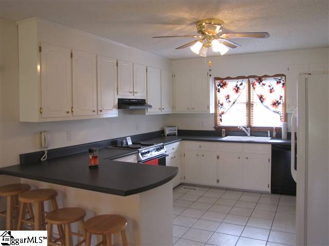 120 Burnett Road Inman, SC 29349 - Photo 4 of 20