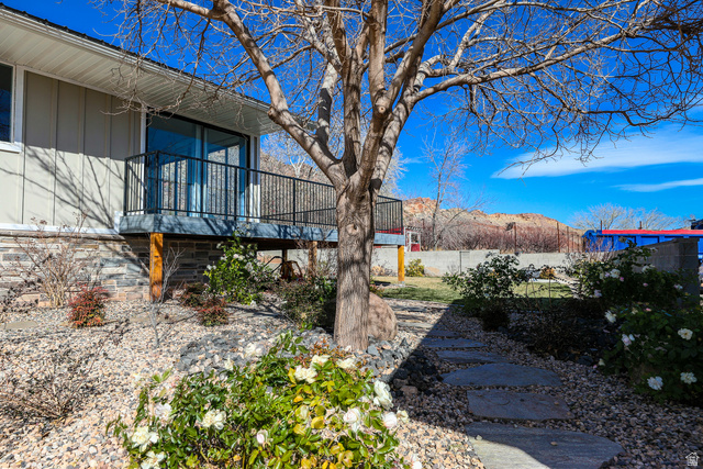 422 West Buckeye Reef Road Leeds, UT 84746 - Photo 45 of 47 View of yard and deck from front drive