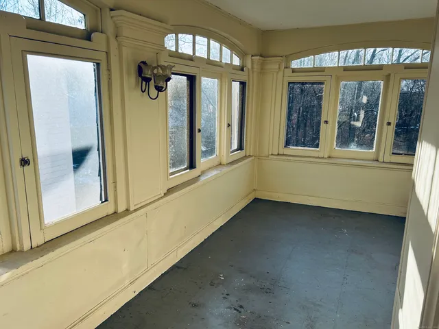 $1,600 | 2247 Main Street, Unit 2, Glastonbury, CT 06033