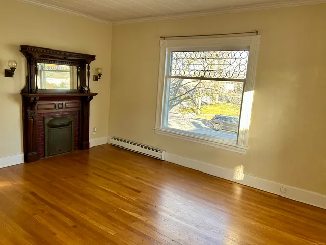 $1,600 | 2247 Main Street, Unit 2, Glastonbury, CT 06033