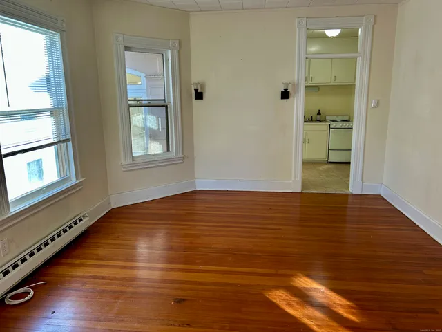 $1,600 | 2247 Main Street, Unit 2, Glastonbury, CT 06033