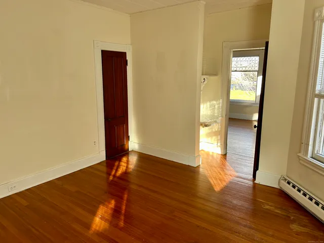 $1,600 | 2247 Main Street, Unit 2, Glastonbury, CT 06033