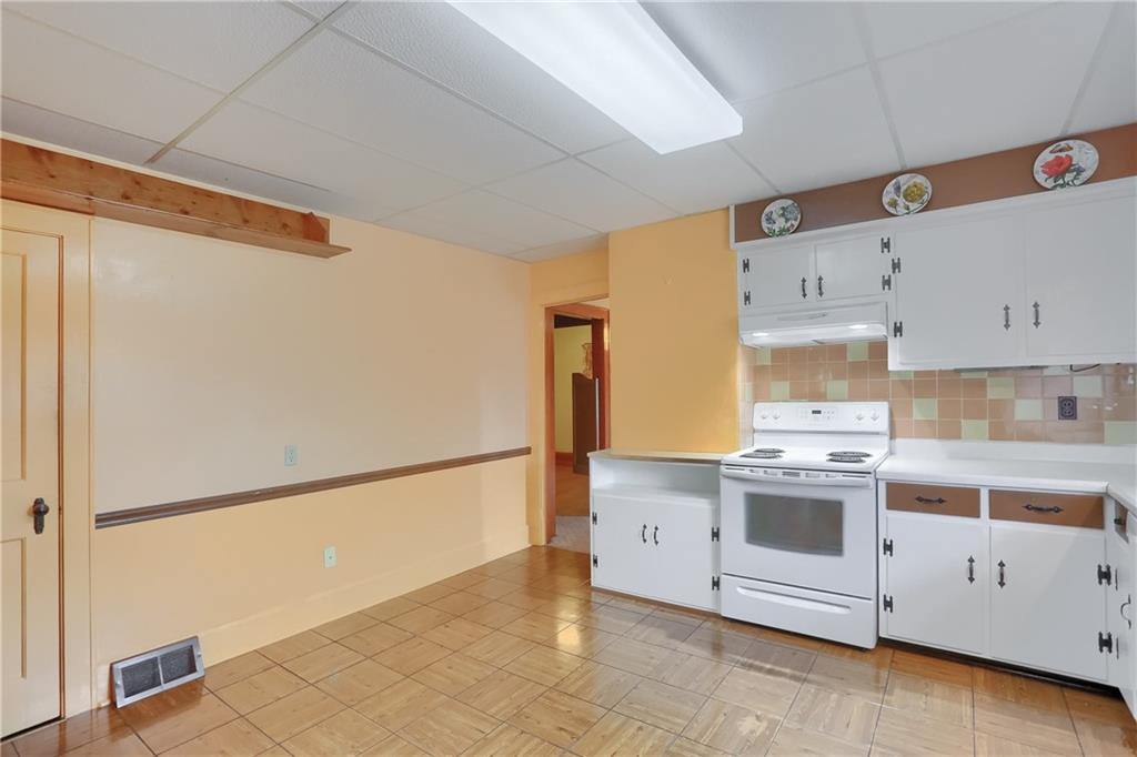 3015 Spring Garden Avenue New Castle, PA 16105 - Photo 7 of 26