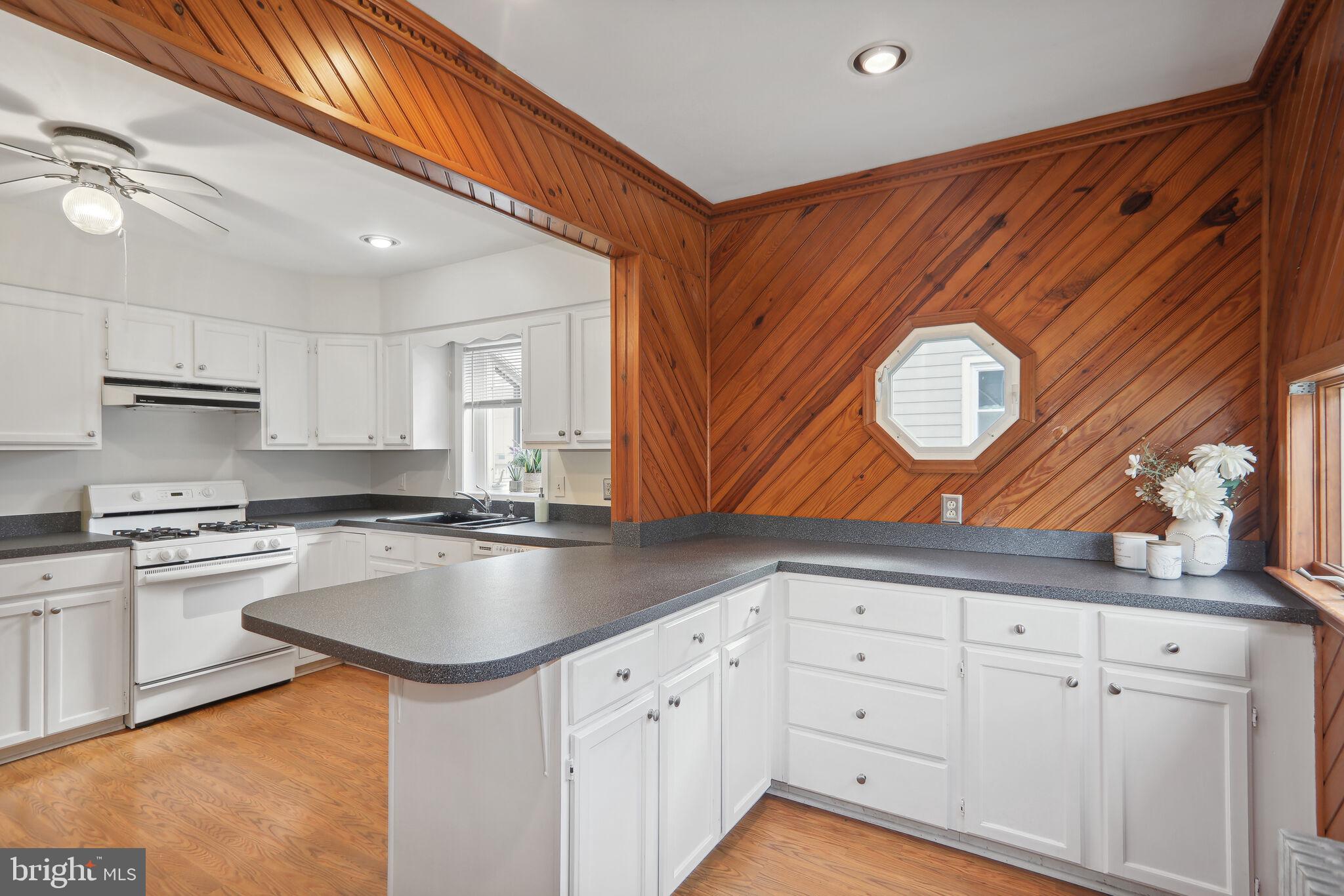 504 Neck Road Burlington Township, NJ 08016 - Photo 12 of 33 Plenty of space to cook!